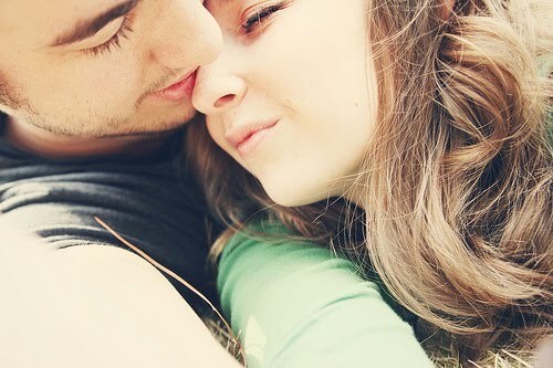 Featured image of post Whatsapp Dp Cute True Love Couple Hand Pic / Dp images, whatsap, social status pics for love, friendship, inspirational, motivational
