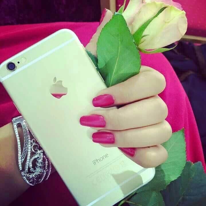 stylish-pink-nails-girl-dp